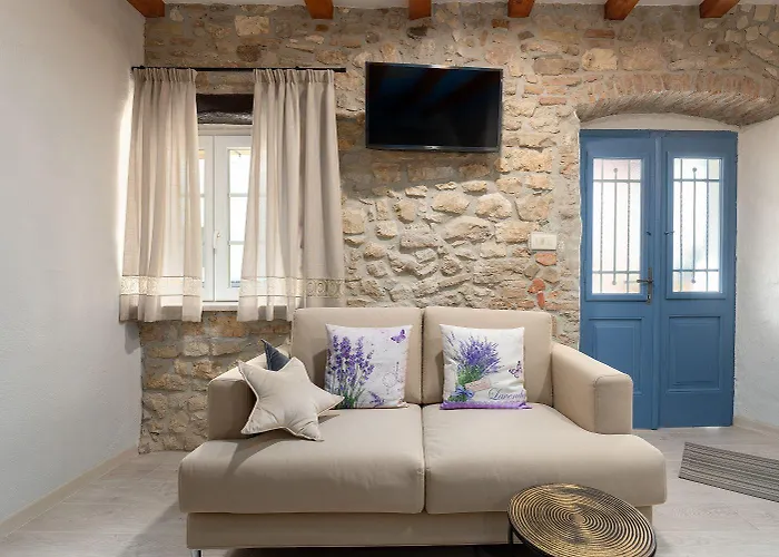 Exquisites Im Herzen Von Mit Meerblick, Nur 150 Meter Zum 아파트 포레치