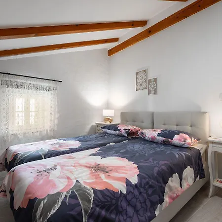 Апартаменти Exquisites Im Herzen Von Mit Meerblick, Nur 150 Meter Zum