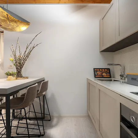 Exquisites Im Herzen Von Mit Meerblick, Nur 150 Meter Zum Appartement