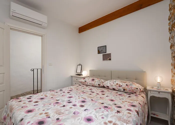 Exquisites Im Herzen Von Mit Meerblick, Nur 150 Meter Zum Apartman *