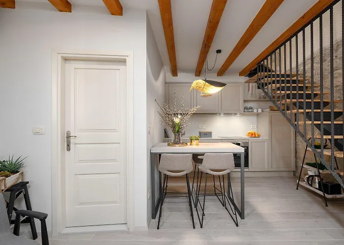 Apartman Exquisites Im Herzen Von Mit Meerblick, Nur 150 Meter Zum Poreč