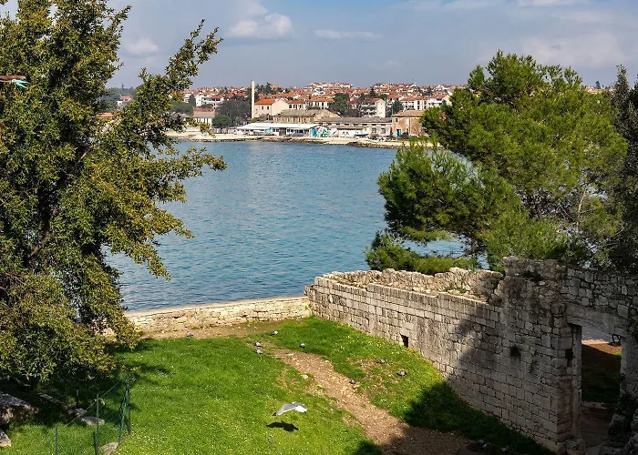 Exquisites Im Herzen Von Mit Meerblick, Nur 150 Meter Zum Apartman Poreč