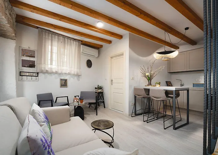 Exquisites Im Herzen Von Mit Meerblick, Nur 150 Meter Zum *